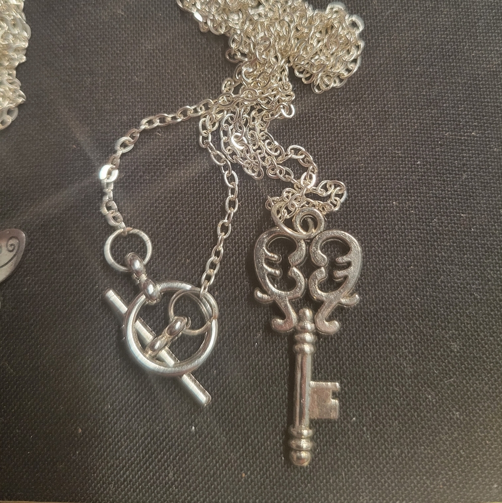 Key pendant/charm toggle clasp necklace